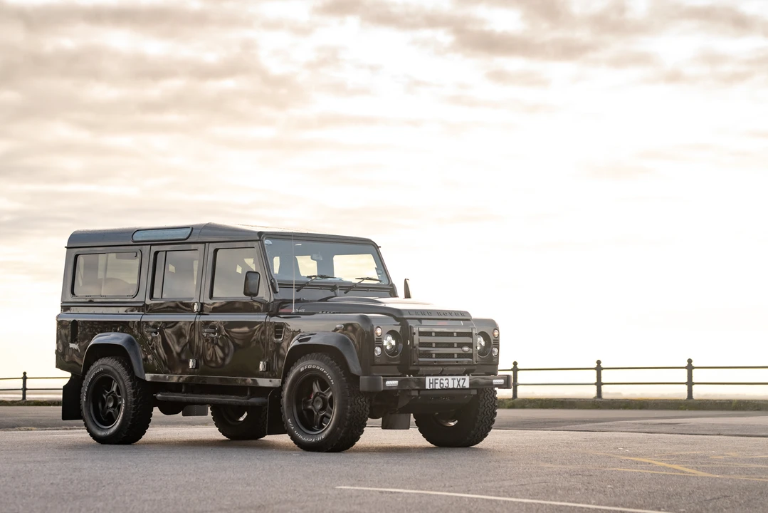 2013 Land Rover Defender 110 - Image 14 of 31