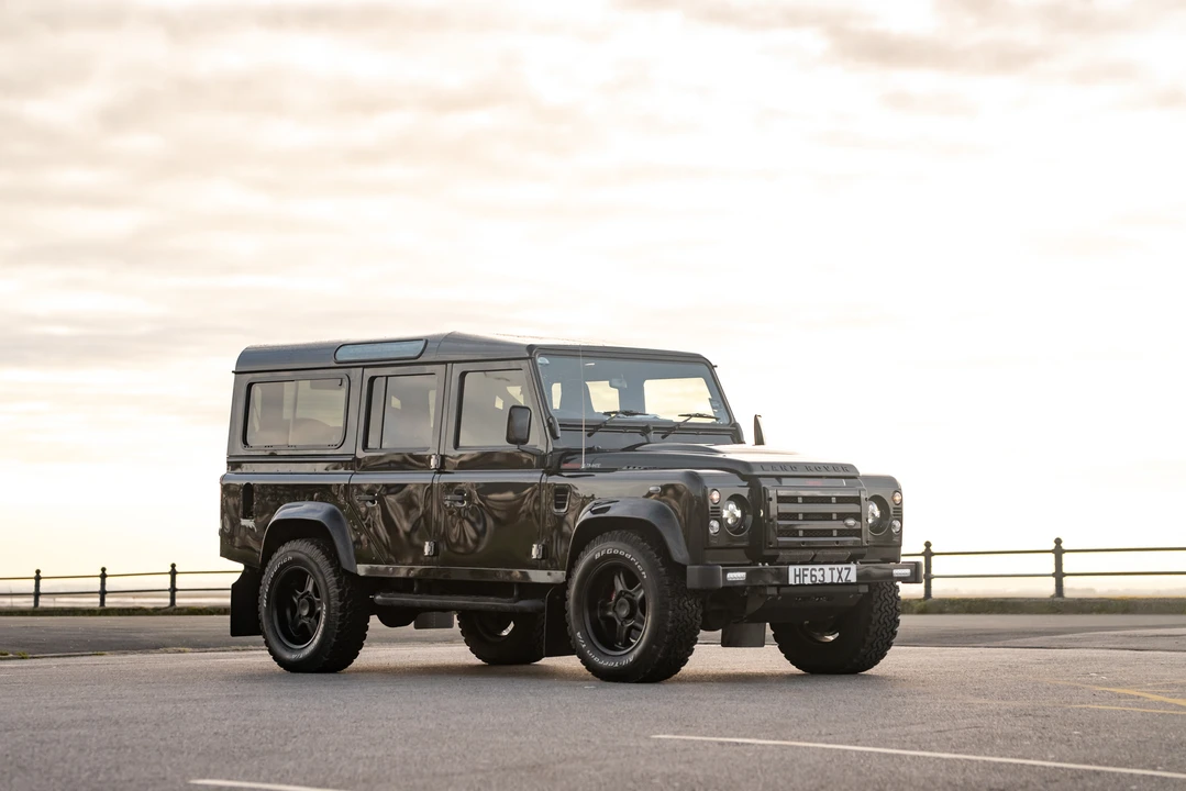 2013 Land Rover Defender 110 - Image 15 of 31