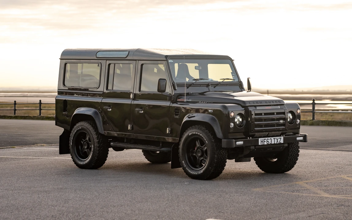 2013 Land Rover Defender 110 - Image 2 of 31
