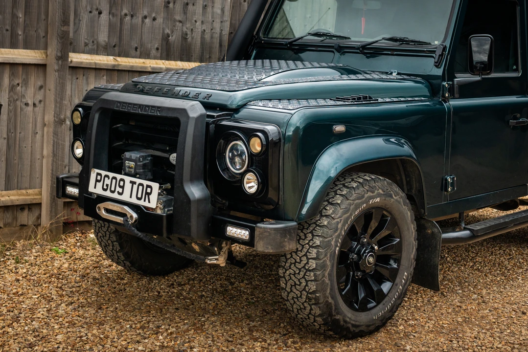 2013 Land Rover Defender 110 - Image 19 of 31