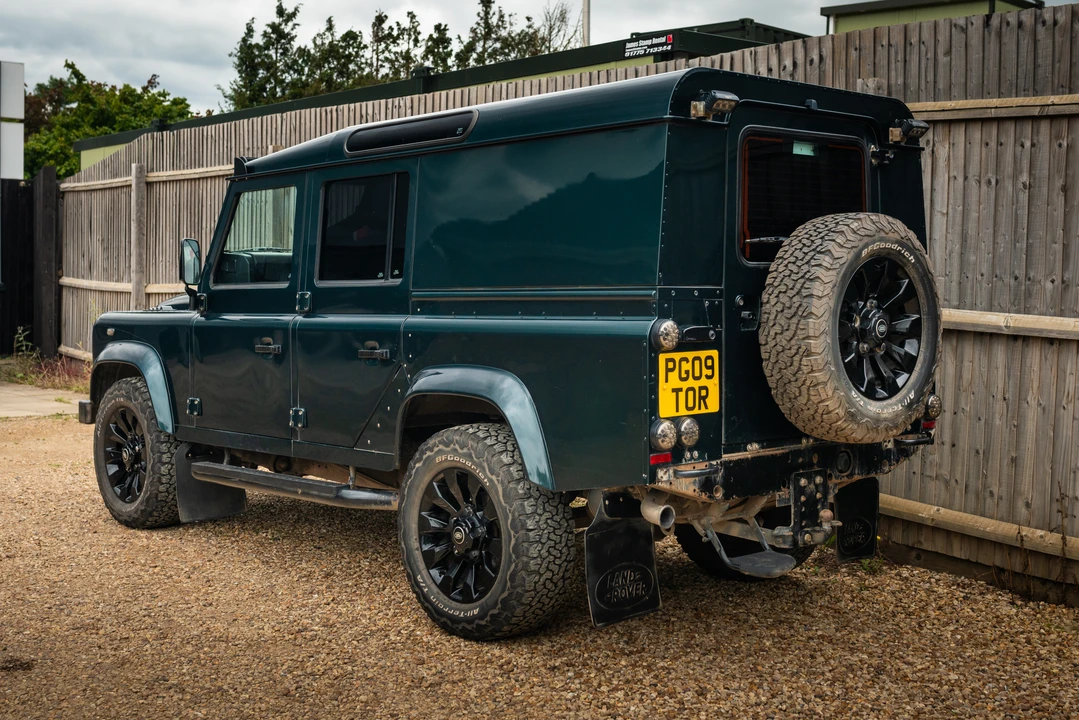 2013 Land Rover Defender 110 - Image 7 of 31