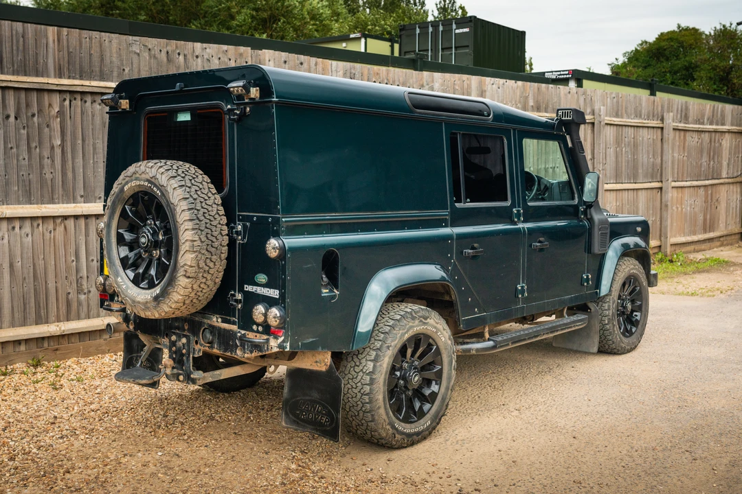 2013 Land Rover Defender 110 - Image 4 of 31