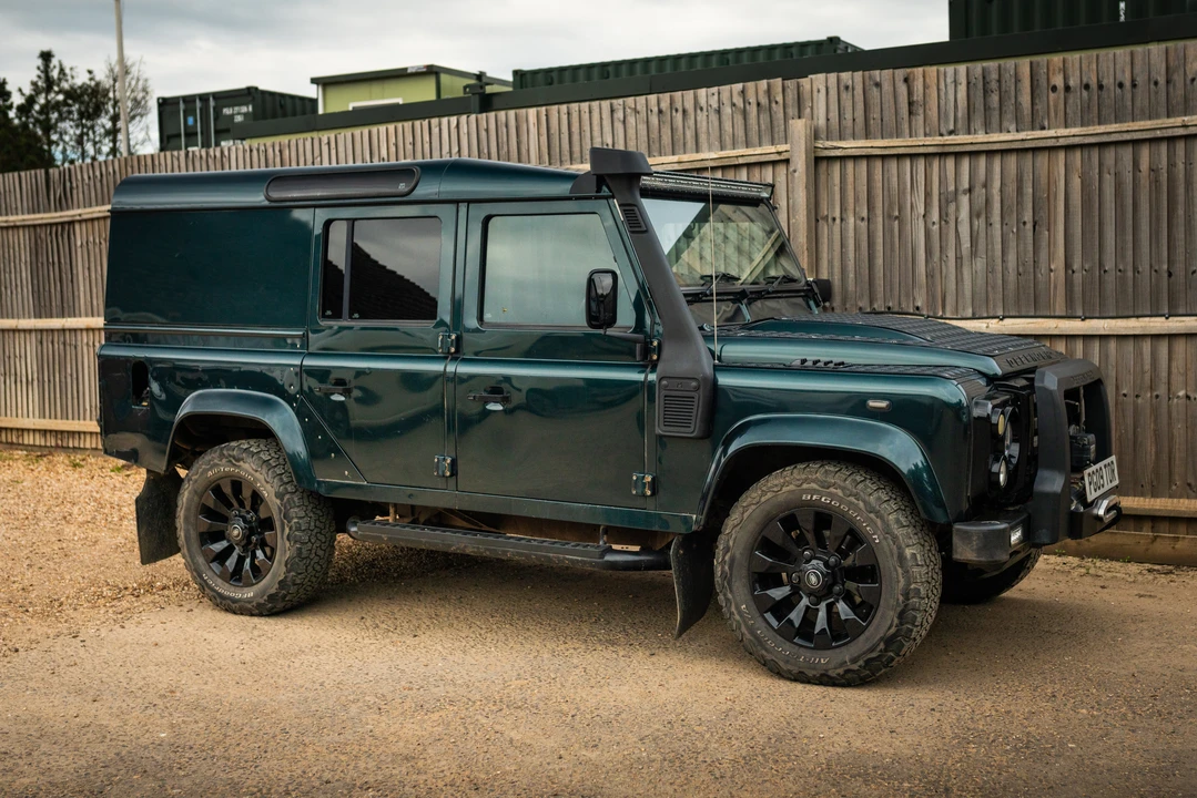 2013 Land Rover Defender 110 - Image 10 of 31