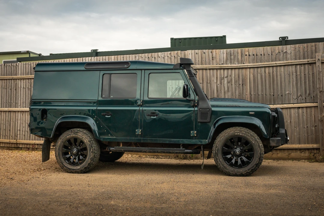 2013 Land Rover Defender 110 - Image 9 of 31