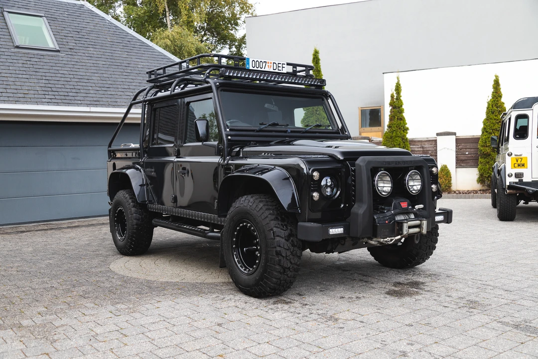 2013 Land Rover Defender 110 - Image 6 of 31