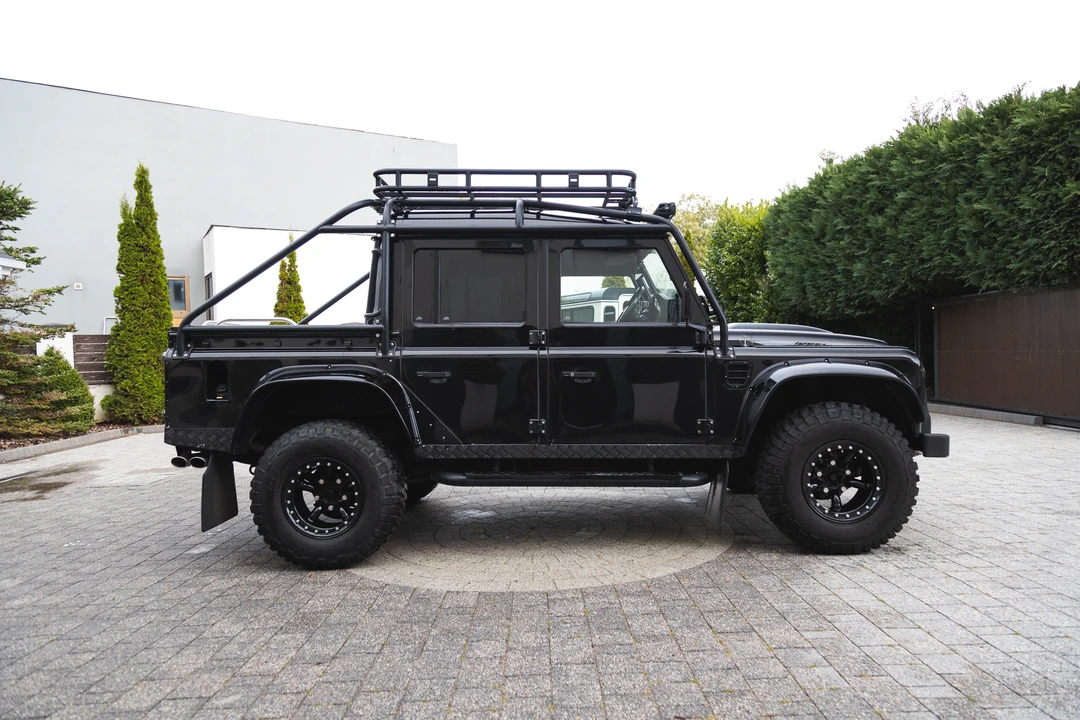 2013 Land Rover Defender 110 - Image 15 of 31