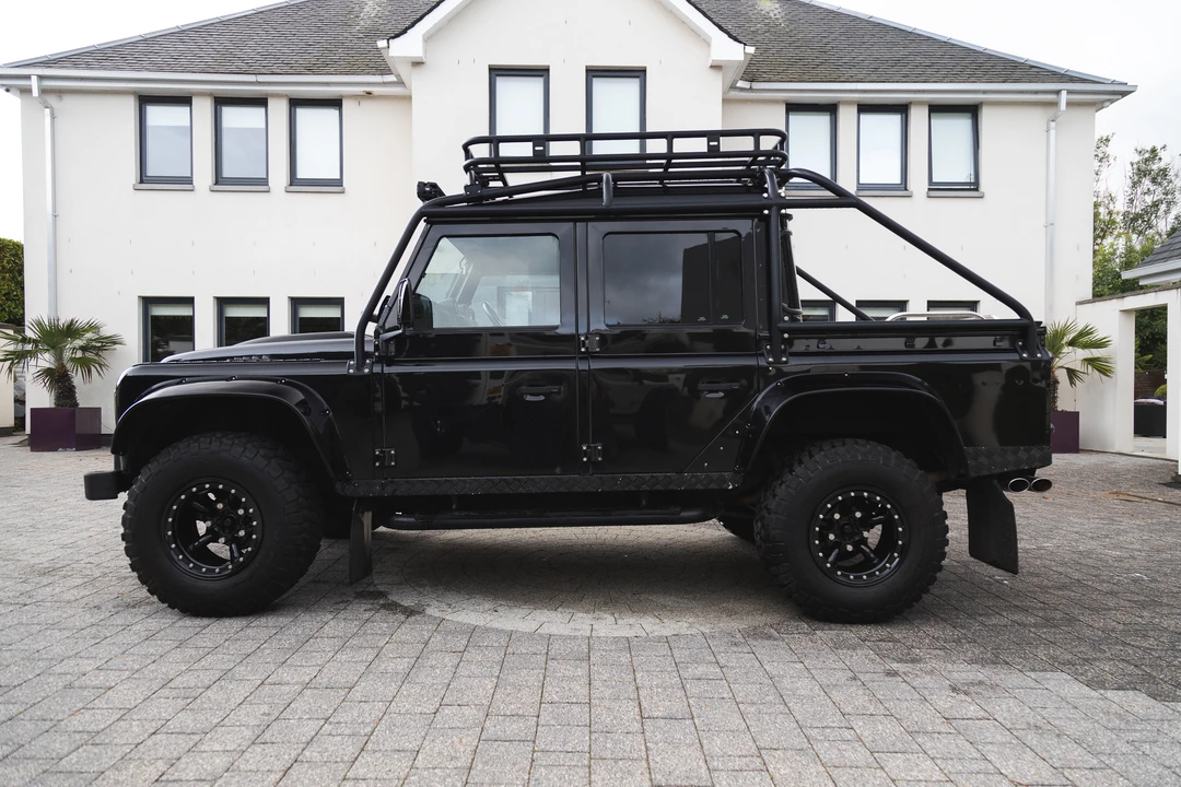 2013 Land Rover Defender 110 - Image 11 of 31
