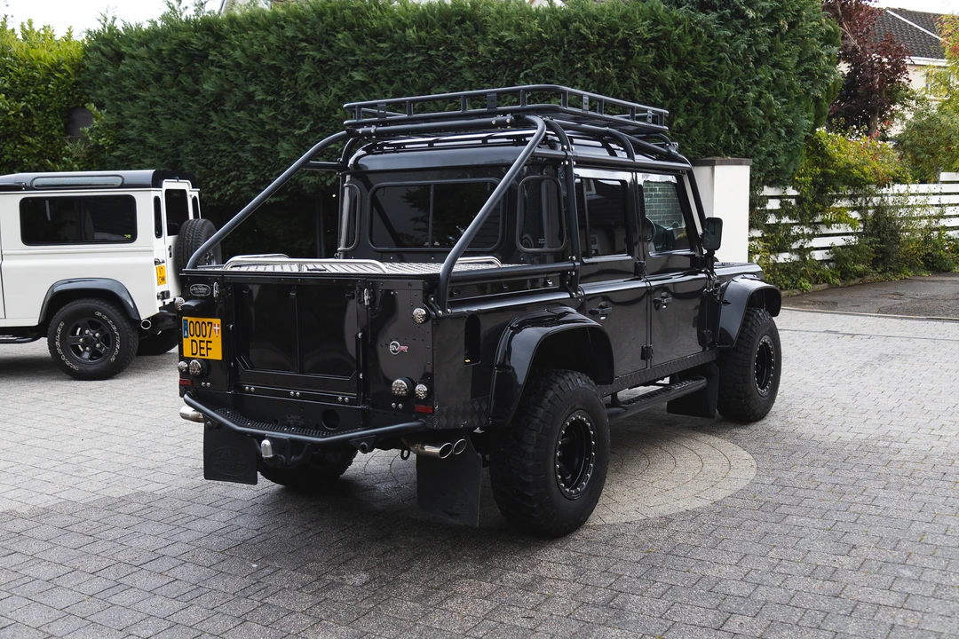 2013 Land Rover Defender 110 - Image 16 of 31