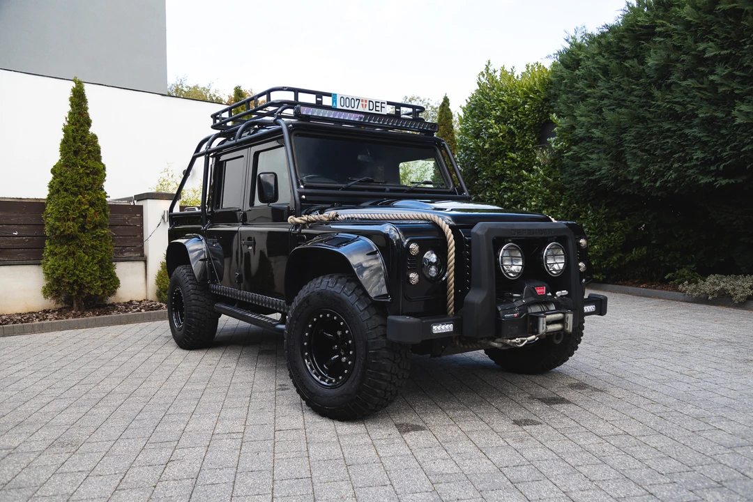 2013 Land Rover Defender 110 - Image 5 of 31
