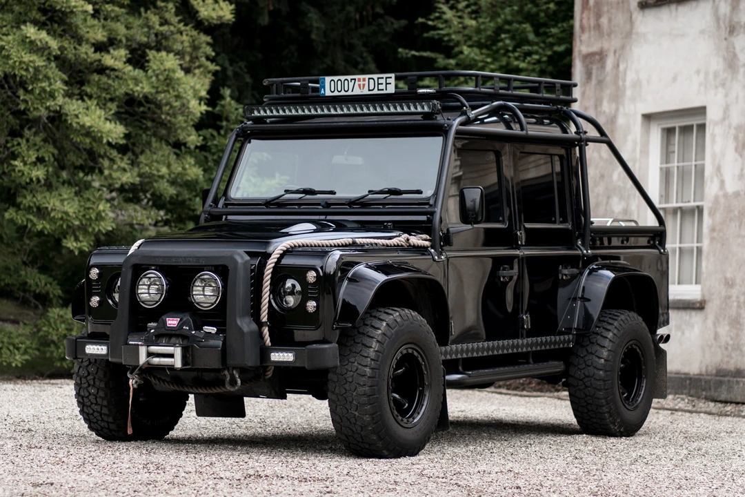 2013 Land Rover Defender 110 - Image 2 of 31