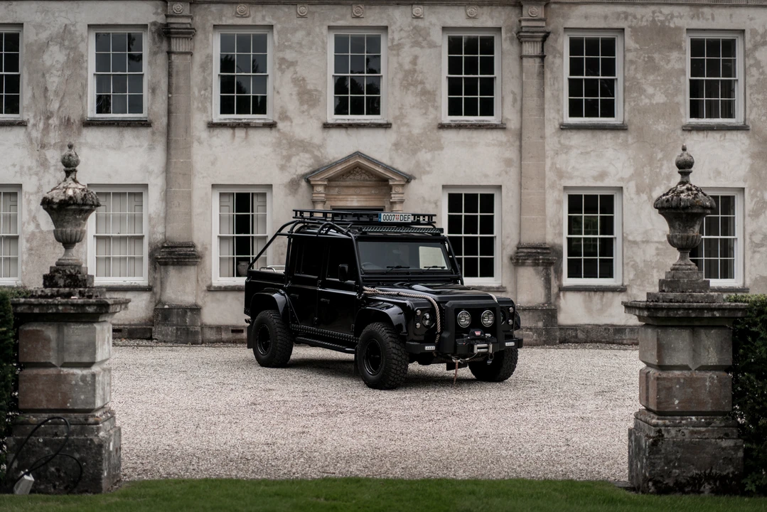 2013 Land Rover Defender 110 - Image 10 of 31