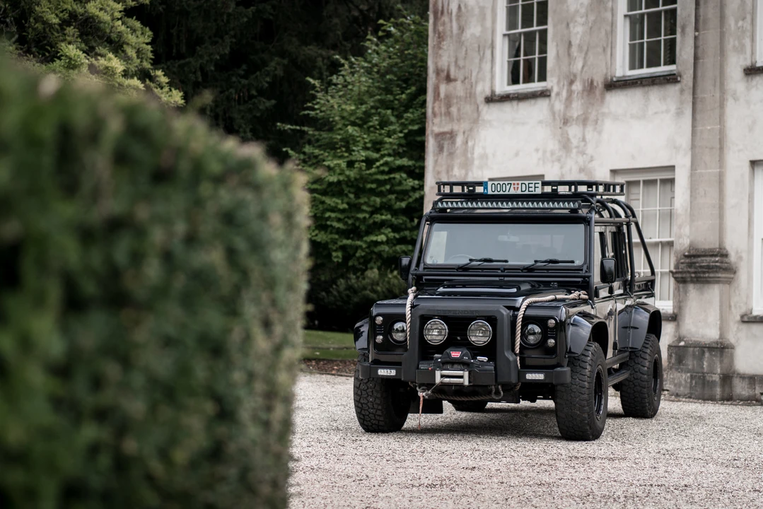2013 Land Rover Defender 110 - Image 11 of 31
