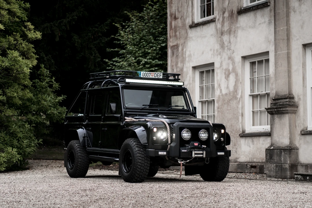 2013 Land Rover Defender 110 - Image 18 of 31