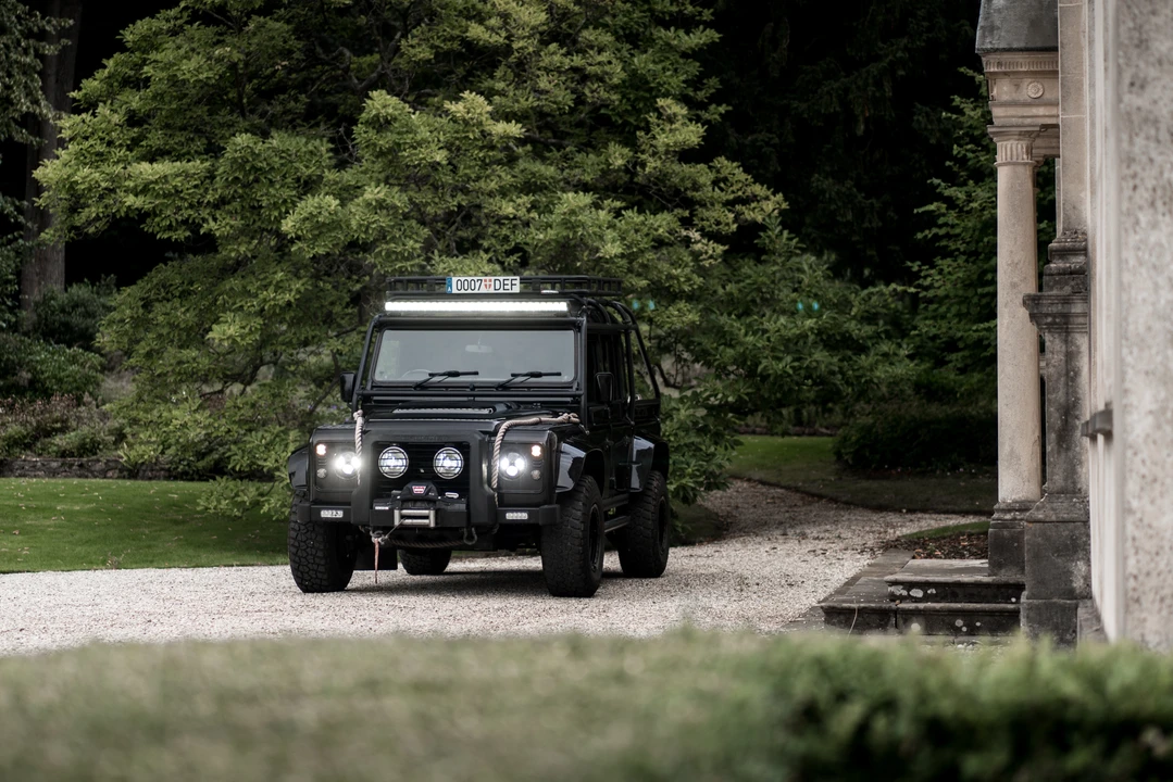 2013 Land Rover Defender 110 - Image 19 of 31