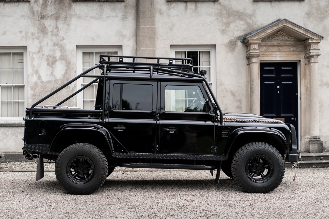 2013 Land Rover Defender 110 - Image 9 of 31