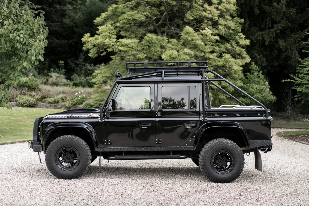2013 Land Rover Defender 110 - Image 5 of 31