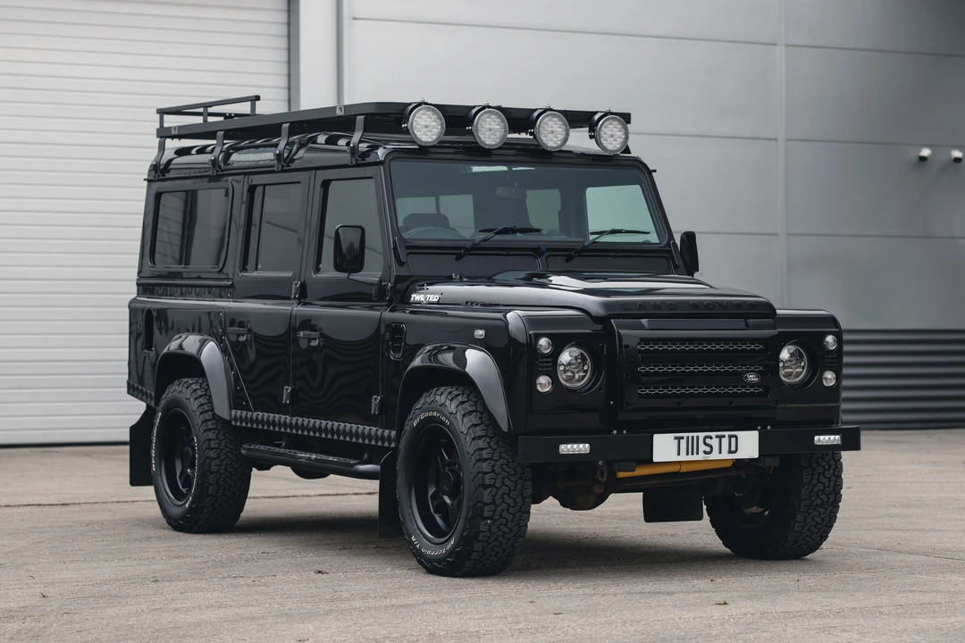 2013 Land Rover Defender 110 - Image 2 of 31