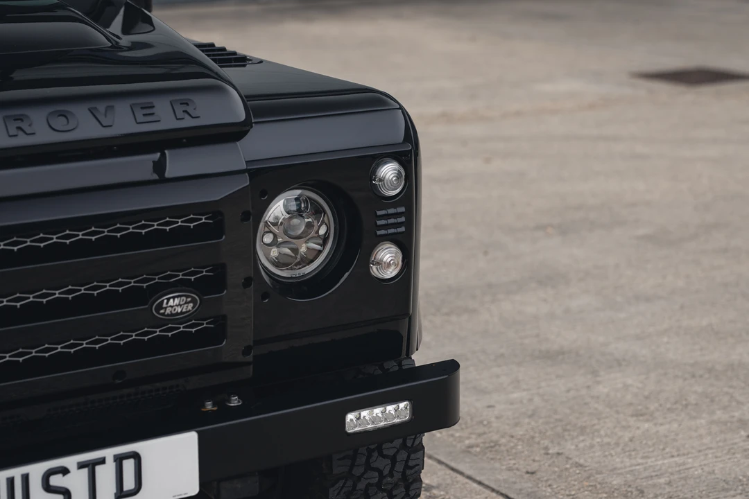 2013 Land Rover Defender 110 - Image 13 of 31