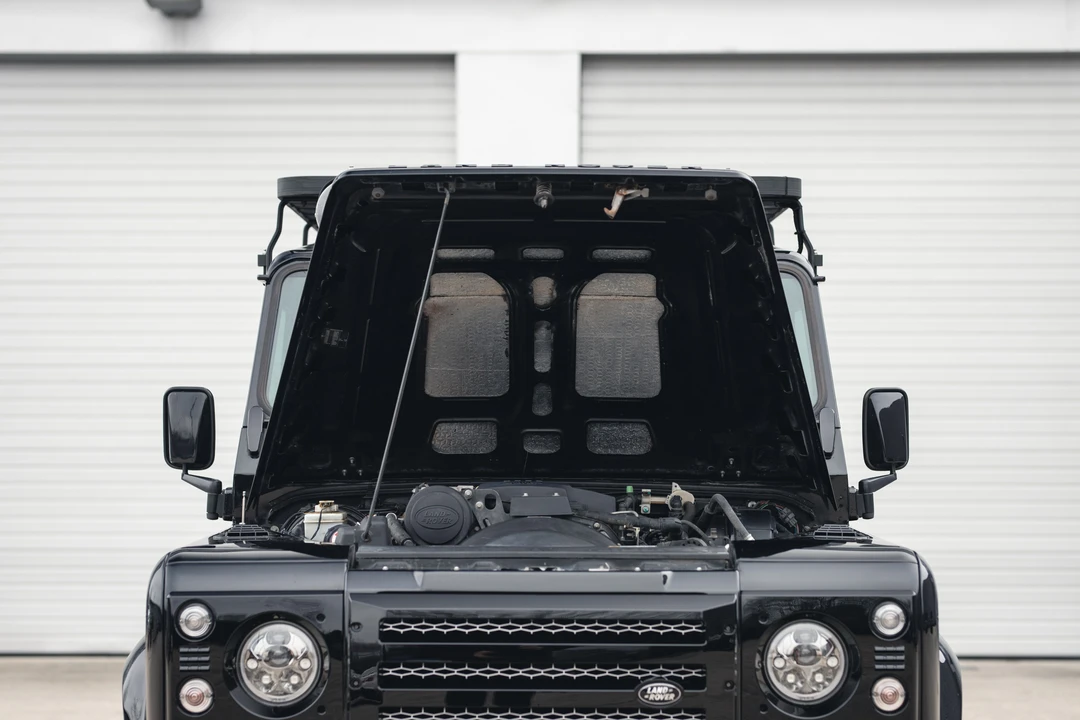 2013 Land Rover Defender 110 - Image 14 of 31