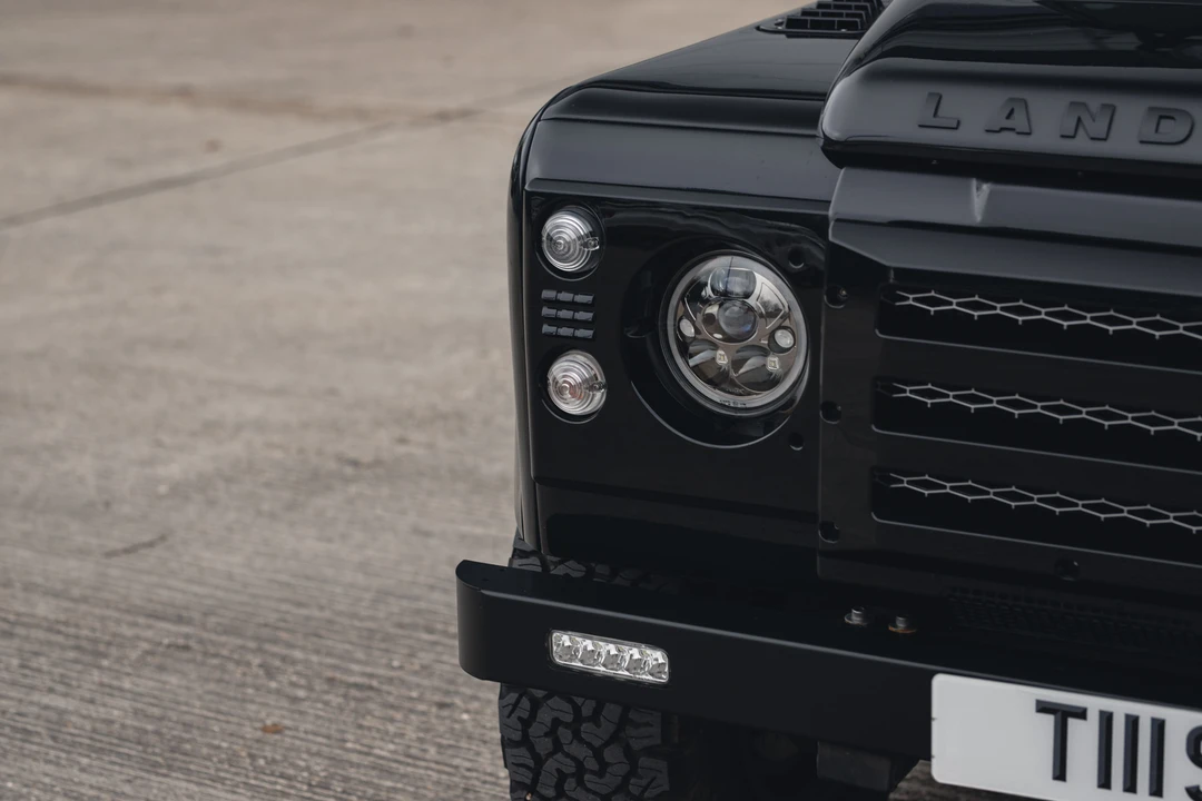 2013 Land Rover Defender 110 - Image 15 of 31