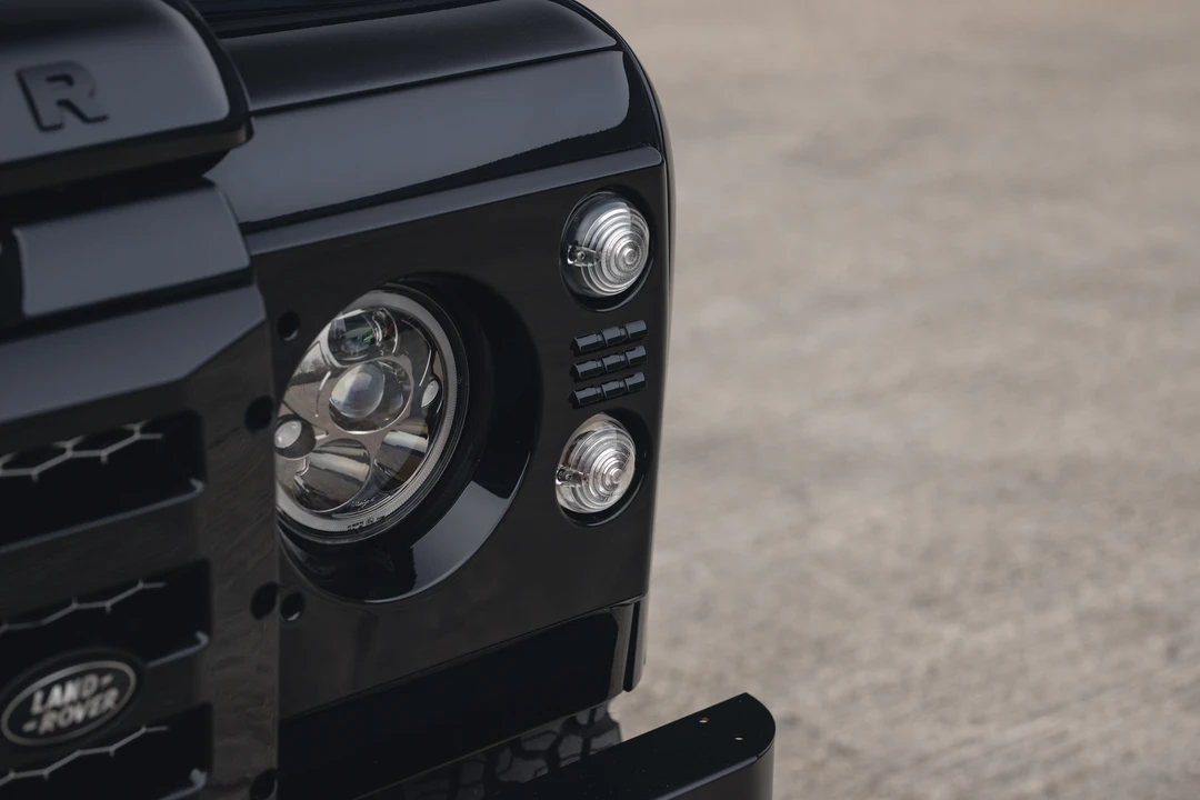 2013 Land Rover Defender 110 - Image 17 of 31