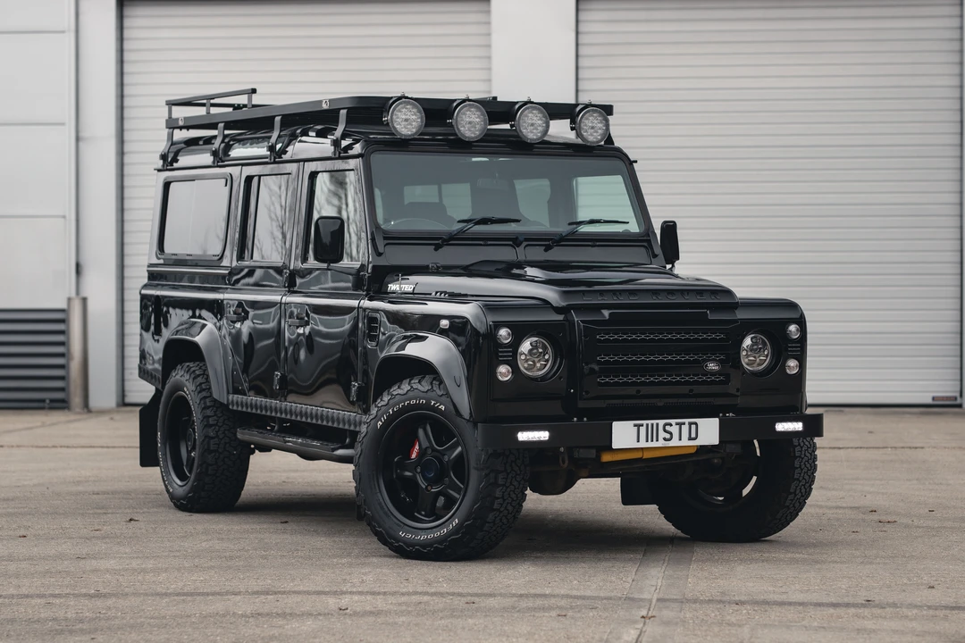 2013 Land Rover Defender 110 - Image 10 of 31