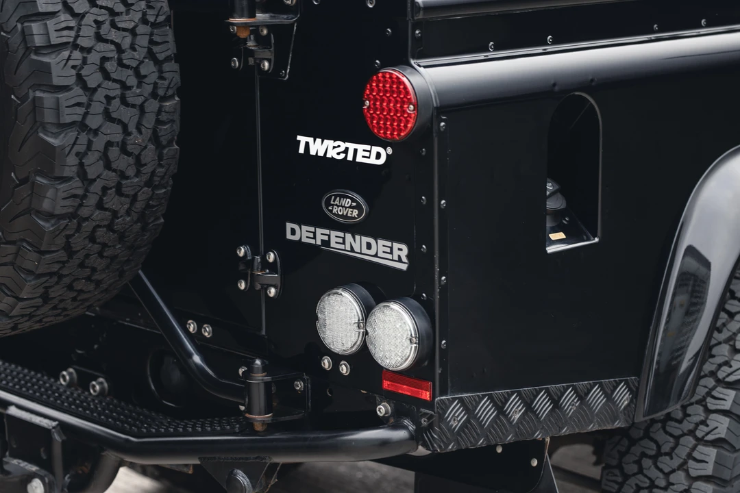 2013 Land Rover Defender 110 - Image 28 of 31