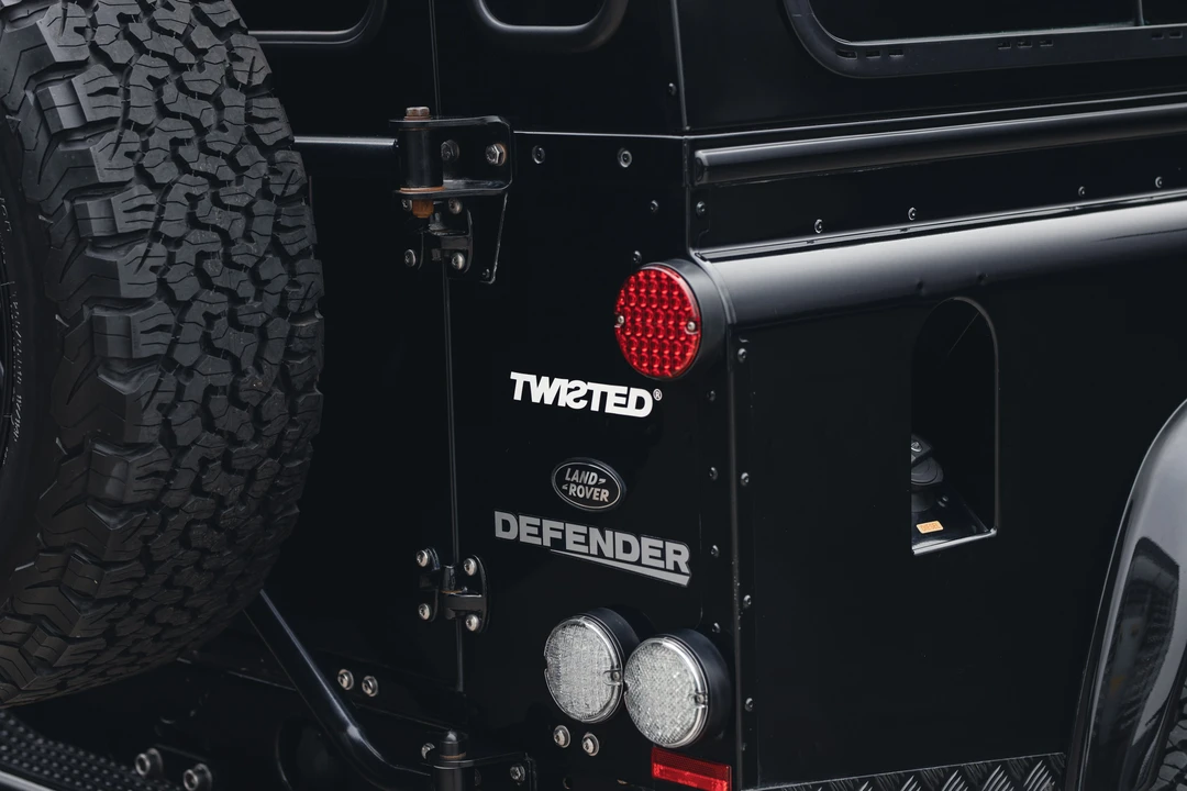 2013 Land Rover Defender 110 - Image 29 of 31