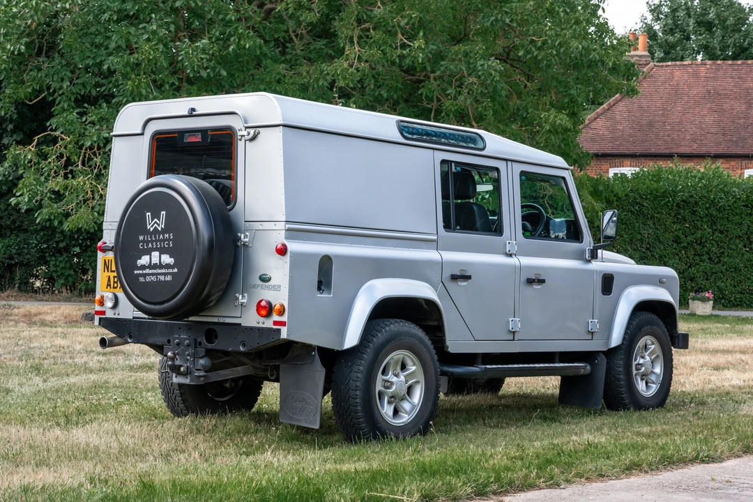 2013 Land Rover Defender 110 - Image 8 of 31