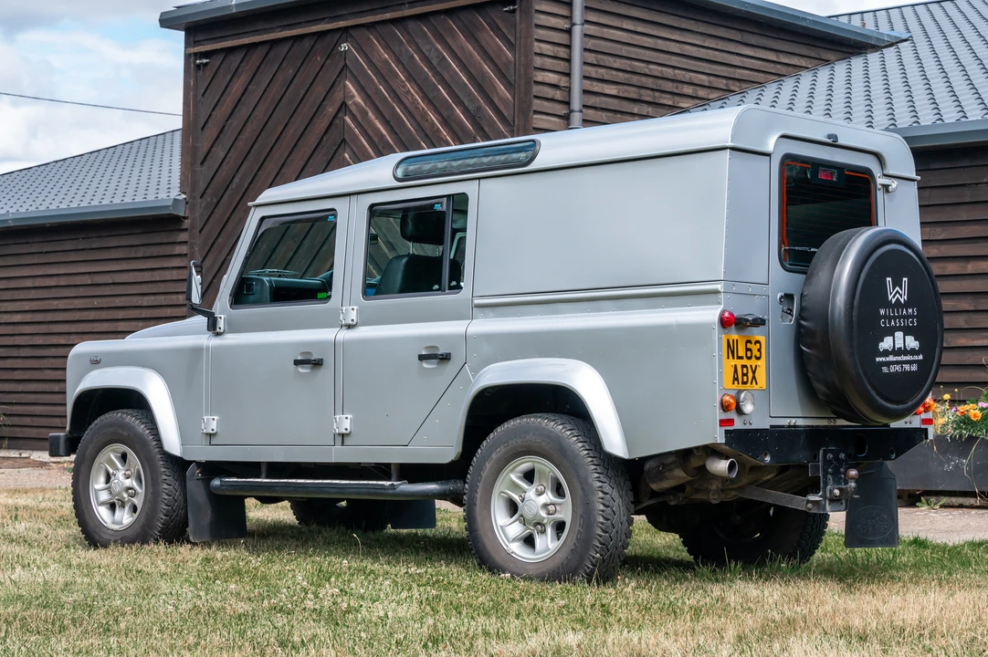 2013 Land Rover Defender 110 - Image 12 of 31