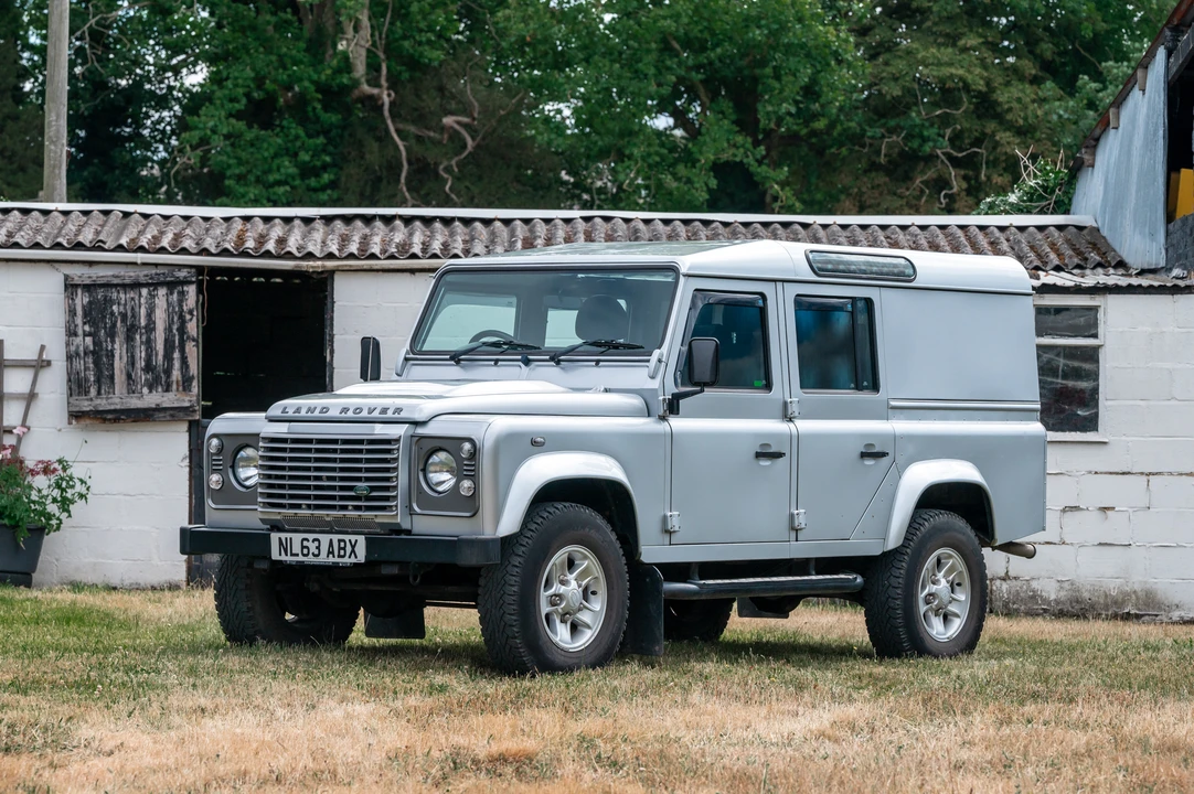 2013 Land Rover Defender 110 - Image 4 of 31