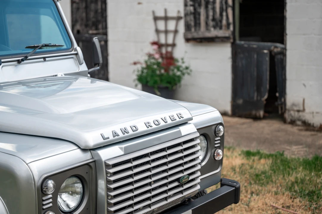 2013 Land Rover Defender 110 - Image 23 of 31