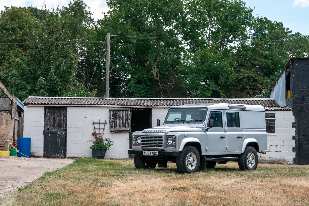 2013 Land Rover Defender 110 - Image 16 of 31