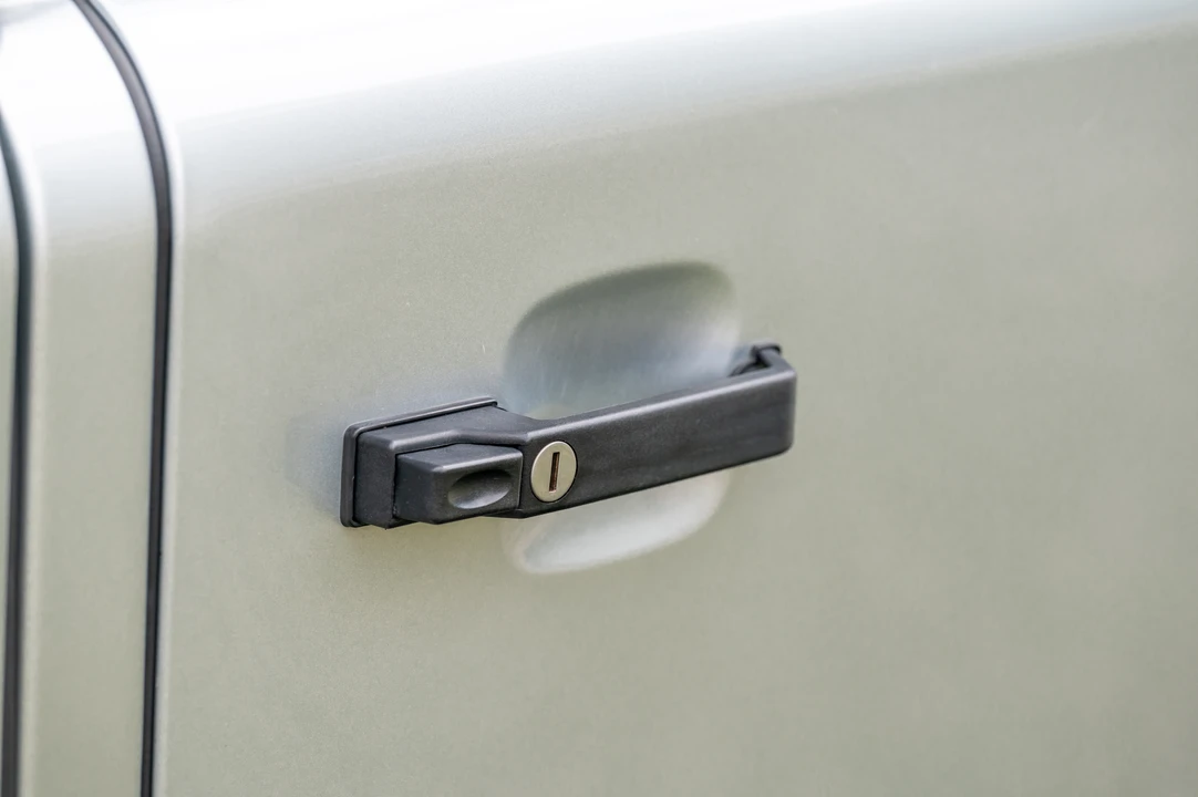 2013 Land Rover Defender 110 - Image 25 of 31