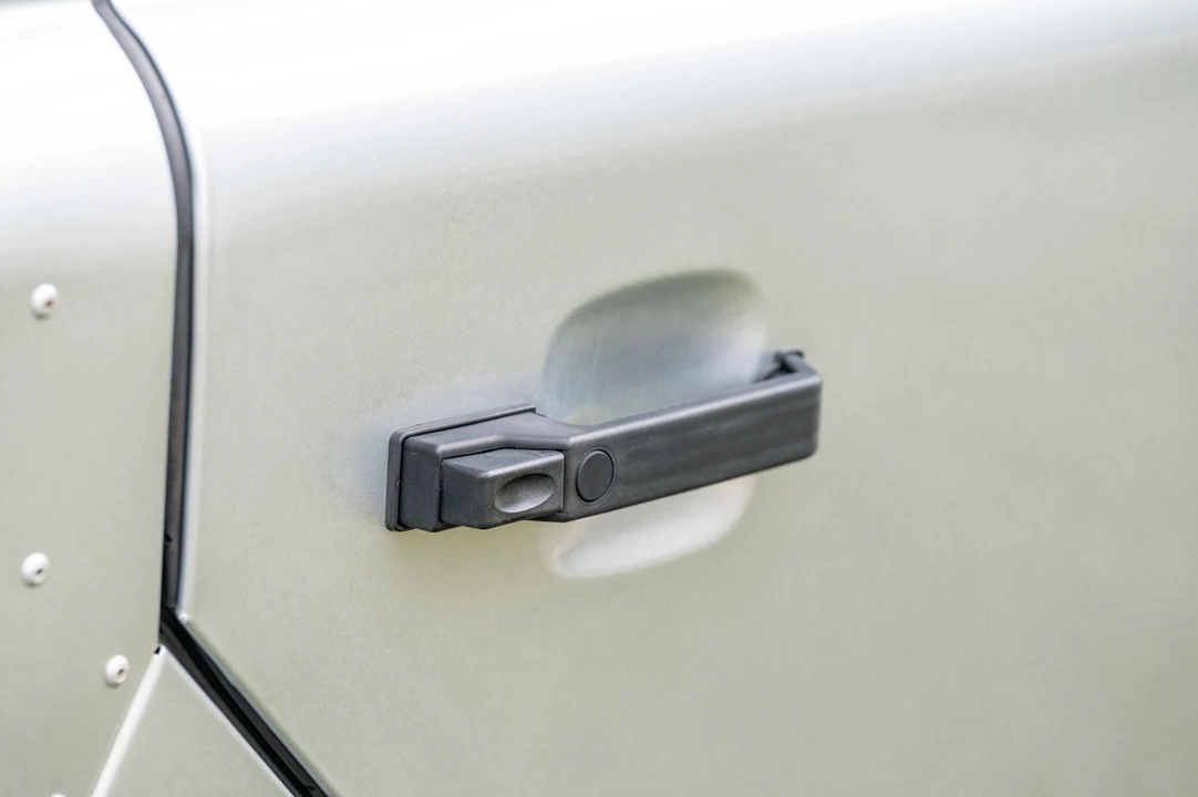 2013 Land Rover Defender 110 - Image 26 of 31