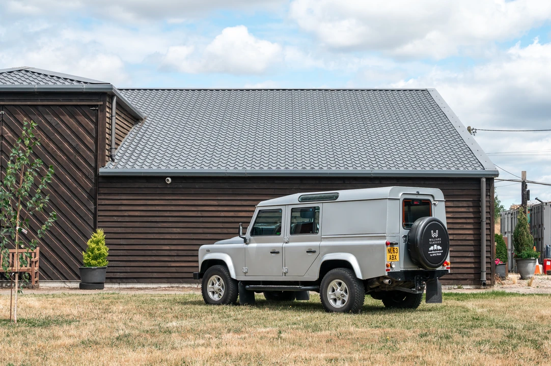 2013 Land Rover Defender 110 - Image 17 of 31