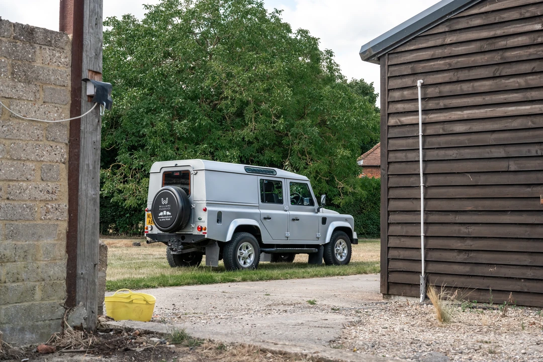 2013 Land Rover Defender 110 - Image 13 of 31