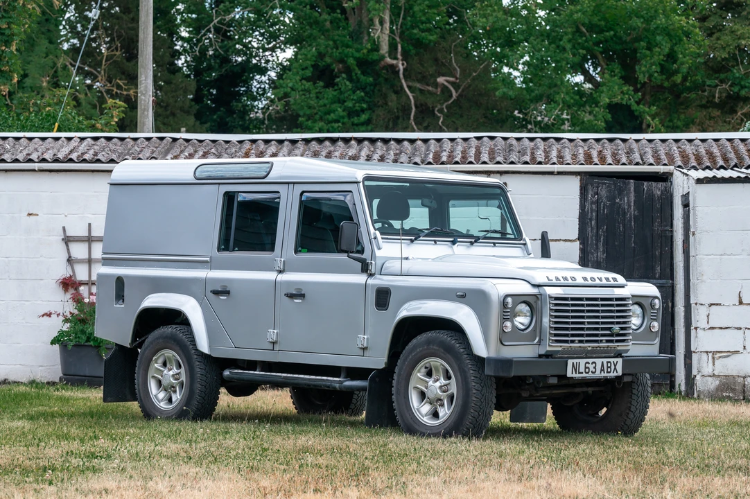 2013 Land Rover Defender 110 - Image 10 of 31