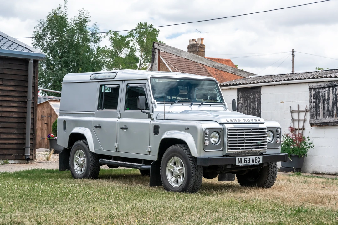 2013 Land Rover Defender 110 - Image 18 of 31