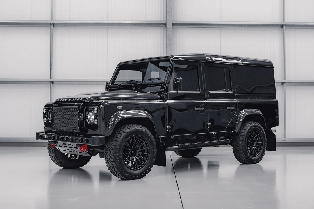 2013 Land Rover Defender 110 - Image 2 of 31