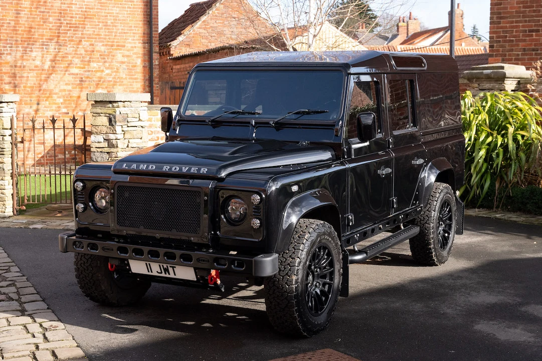 2013 Land Rover Defender 110 - Image 2 of 31