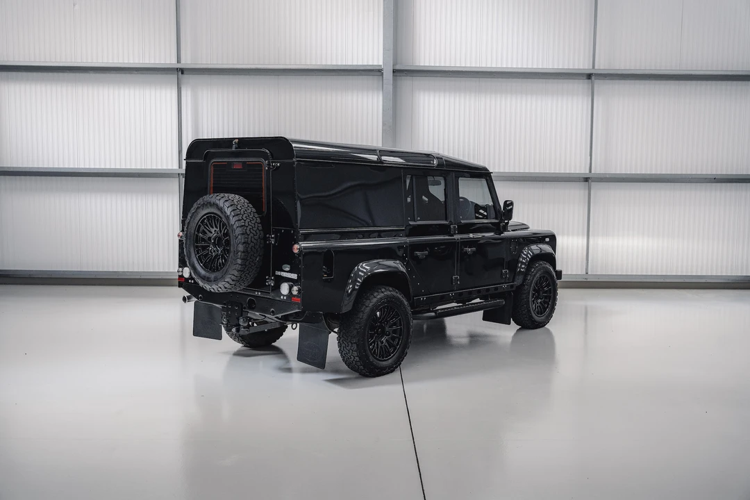 2013 Land Rover Defender 110 - Image 17 of 31
