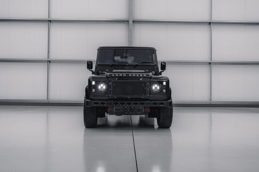 2013 Land Rover Defender 110 - Image 3 of 31