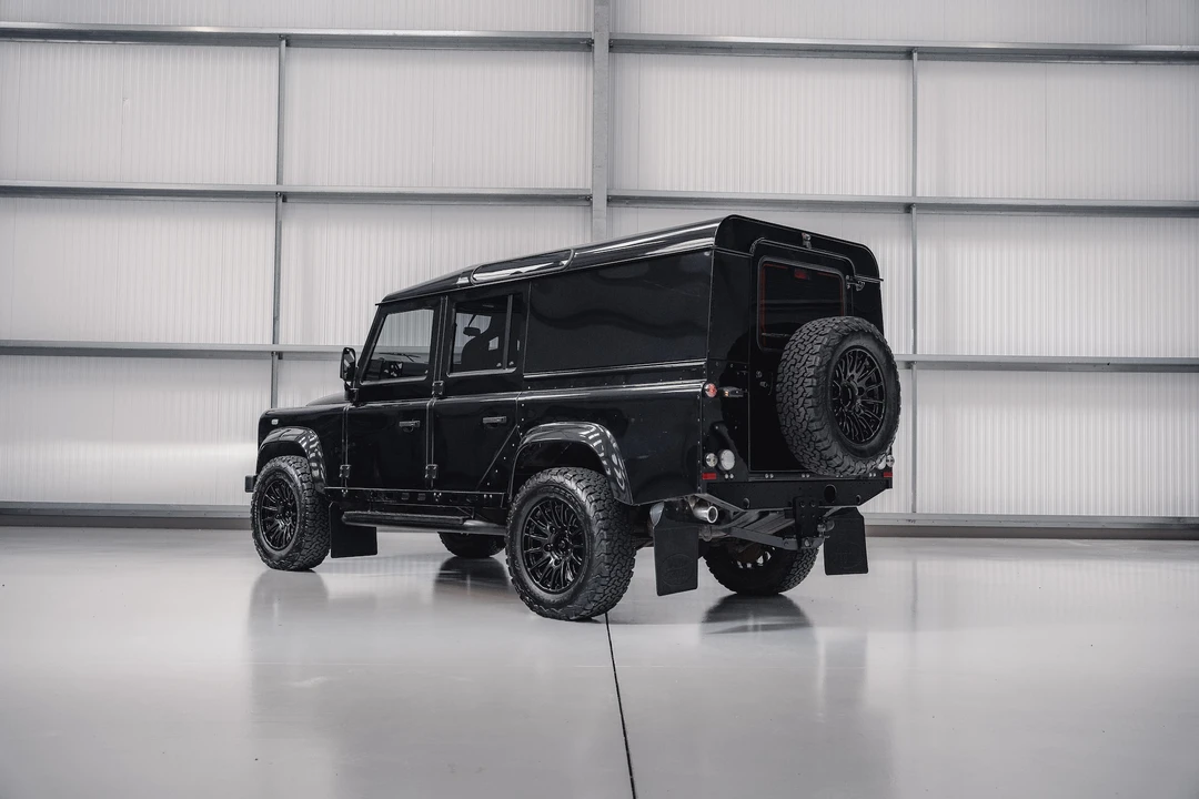 2013 Land Rover Defender 110 - Image 6 of 31