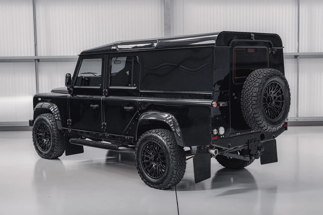 2013 Land Rover Defender 110 - Image 15 of 31
