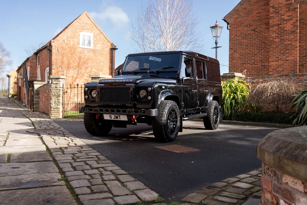 2013 Land Rover Defender 110 - Image 4 of 31
