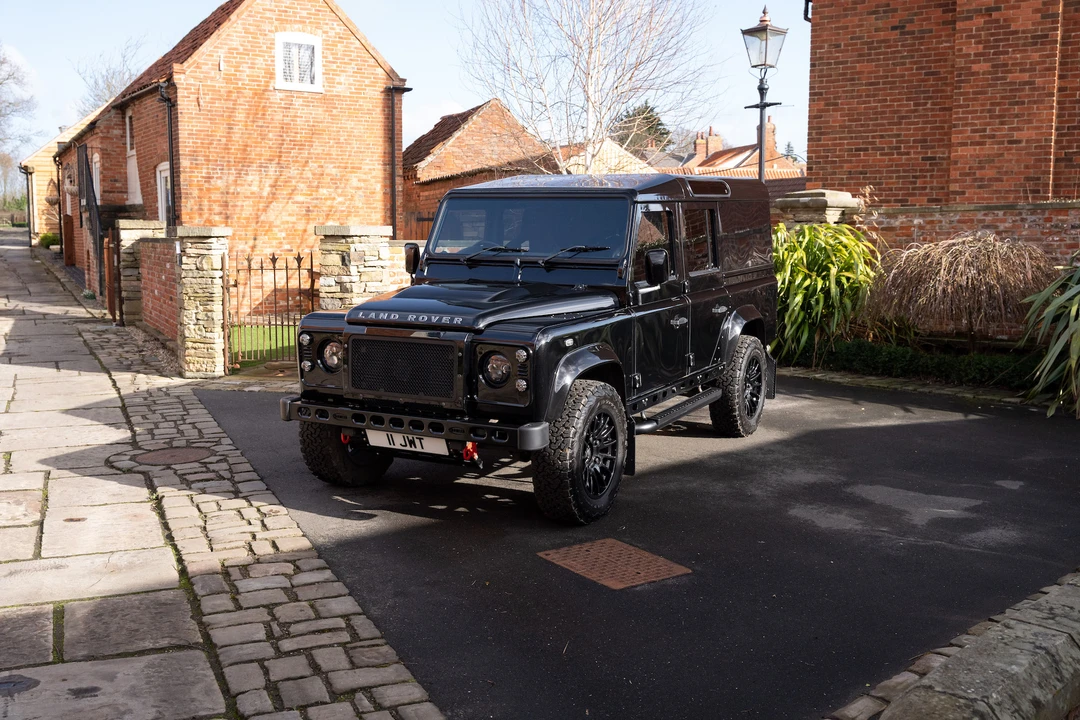 2013 Land Rover Defender 110 - Image 11 of 31