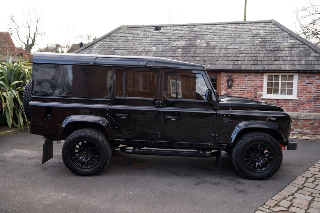 2013 Land Rover Defender 110 - Image 9 of 31