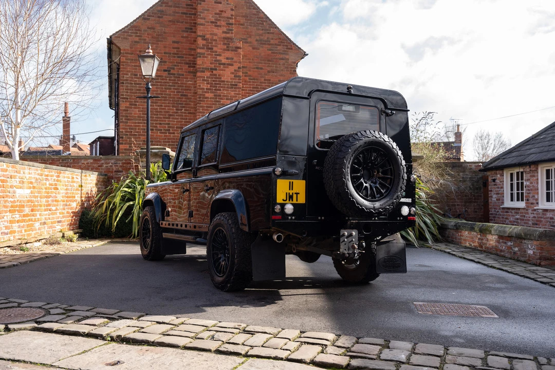 2013 Land Rover Defender 110 - Image 6 of 31