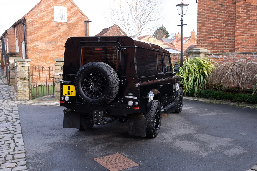 2013 Land Rover Defender 110 - Image 14 of 31